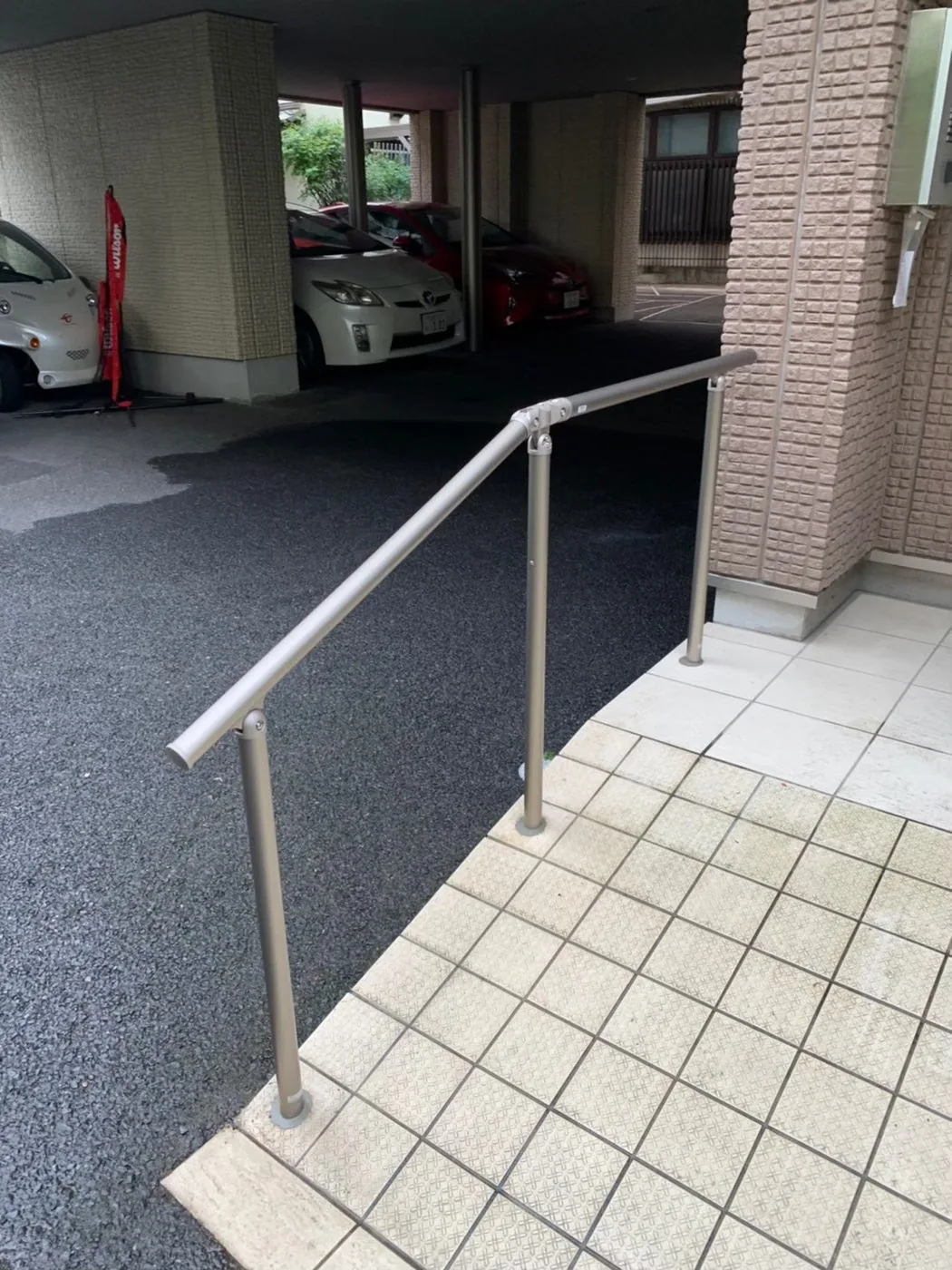 手すり設置などの小工事・修理(hifaceY)